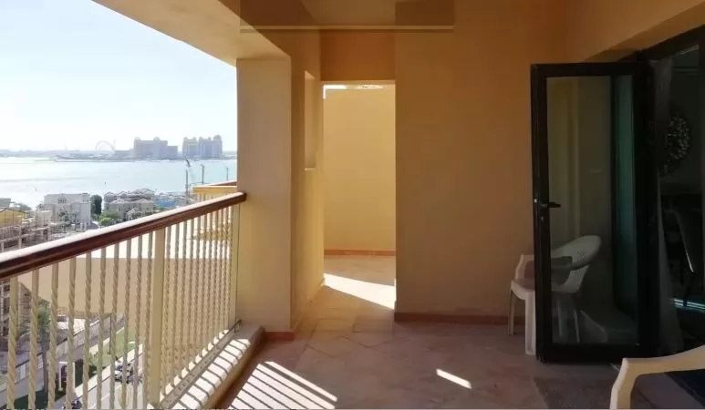 Residential Ready Property 2 Bedrooms S/F Apartment  for rent in The-Pearl-Qatar , Doha-Qatar #10843 - 2  image 